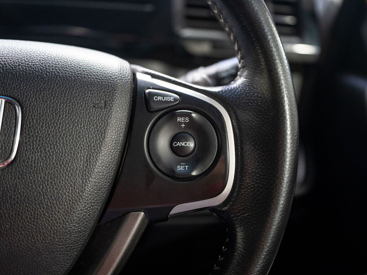 Honda Stepwgn 2015 - фото автомобиля
