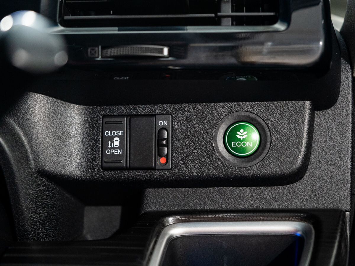 Honda Stepwgn 2015 - фото автомобиля