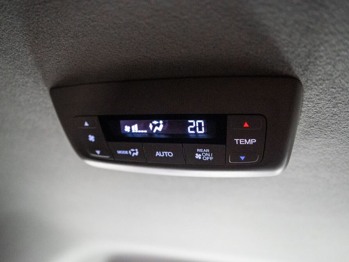 Honda Stepwgn 2015 - фото автомобиля