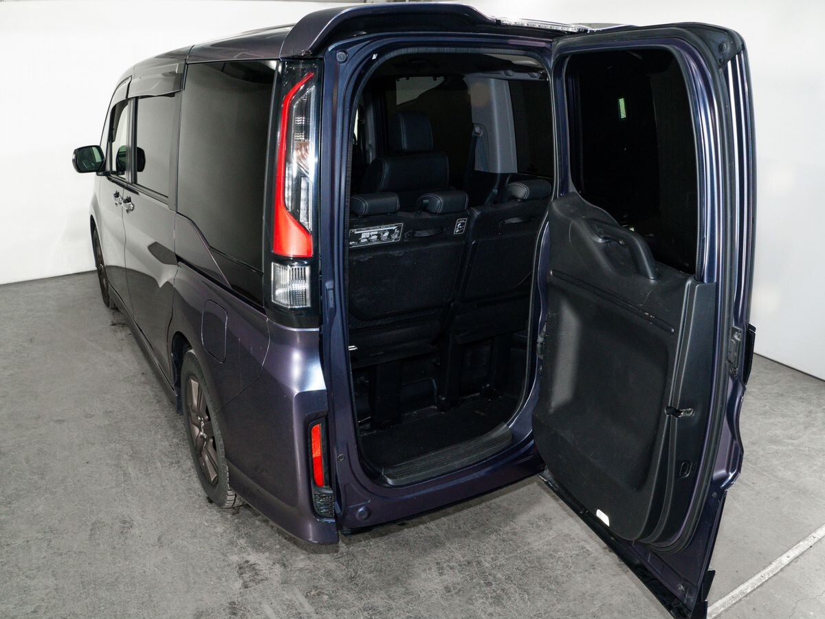 Honda Stepwgn 2015 - фото автомобиля