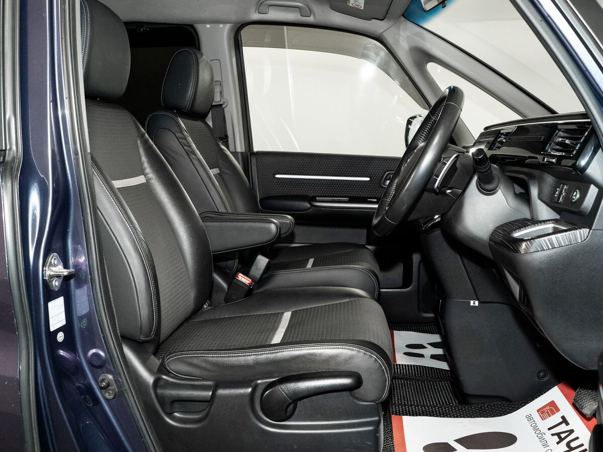 Honda Stepwgn 2015 - фото автомобиля
