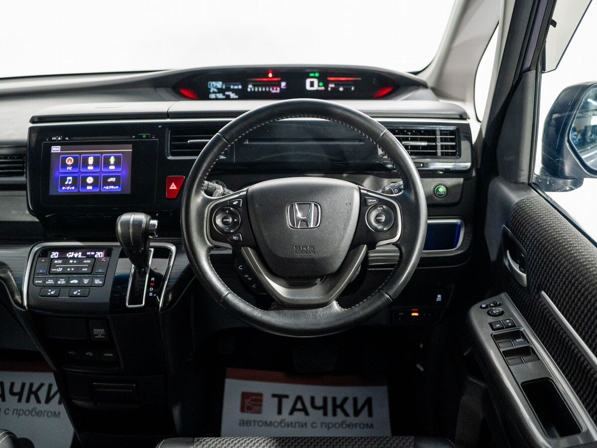 Honda Stepwgn 2015 - фото автомобиля