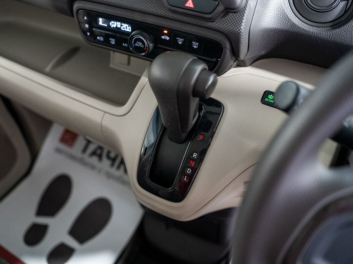 Honda N-BOX 2018 - фото автомобиля