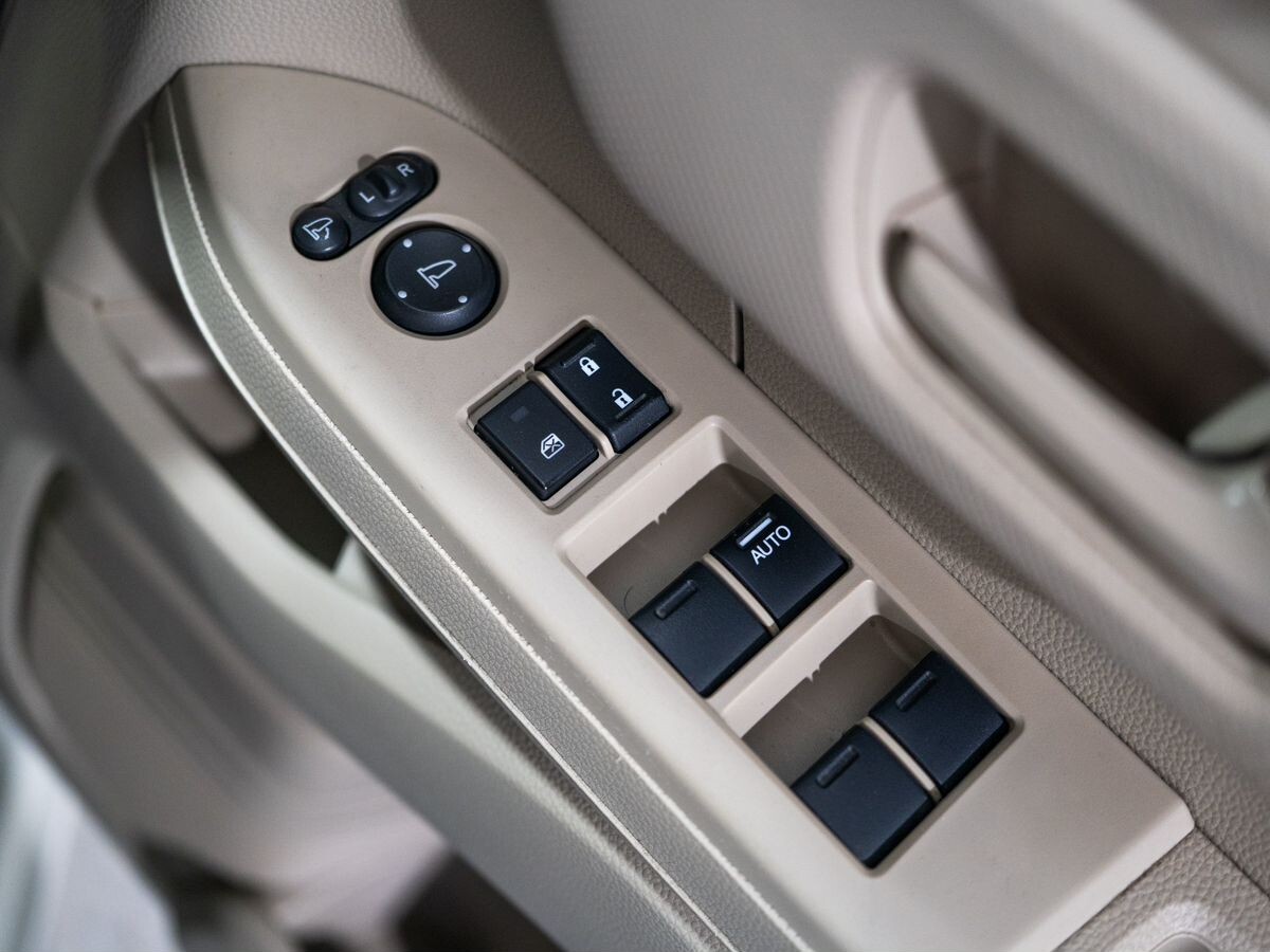 Honda N-BOX 2018 - фото автомобиля