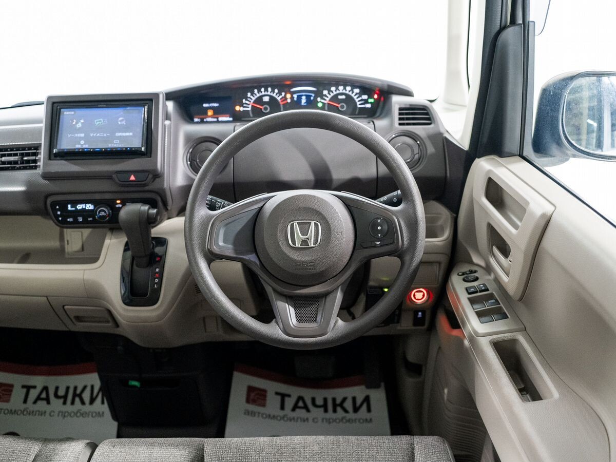 Honda N-BOX 2018 - фото автомобиля