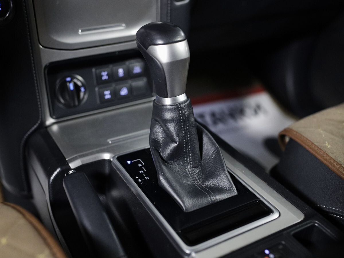 Toyota Land Cruiser Prado 2021 - фото автомобиля