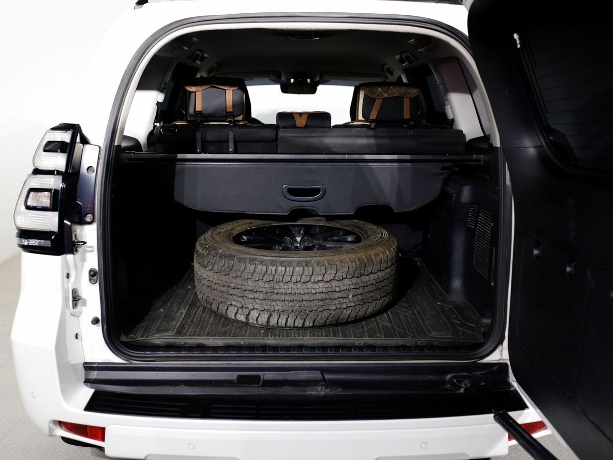 Toyota Land Cruiser Prado 2021 - фото автомобиля