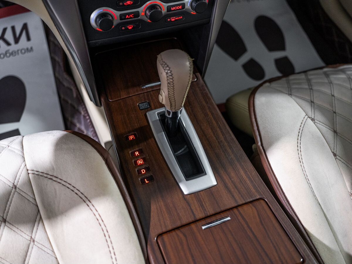Nissan Teana 2010 - фото автомобиля