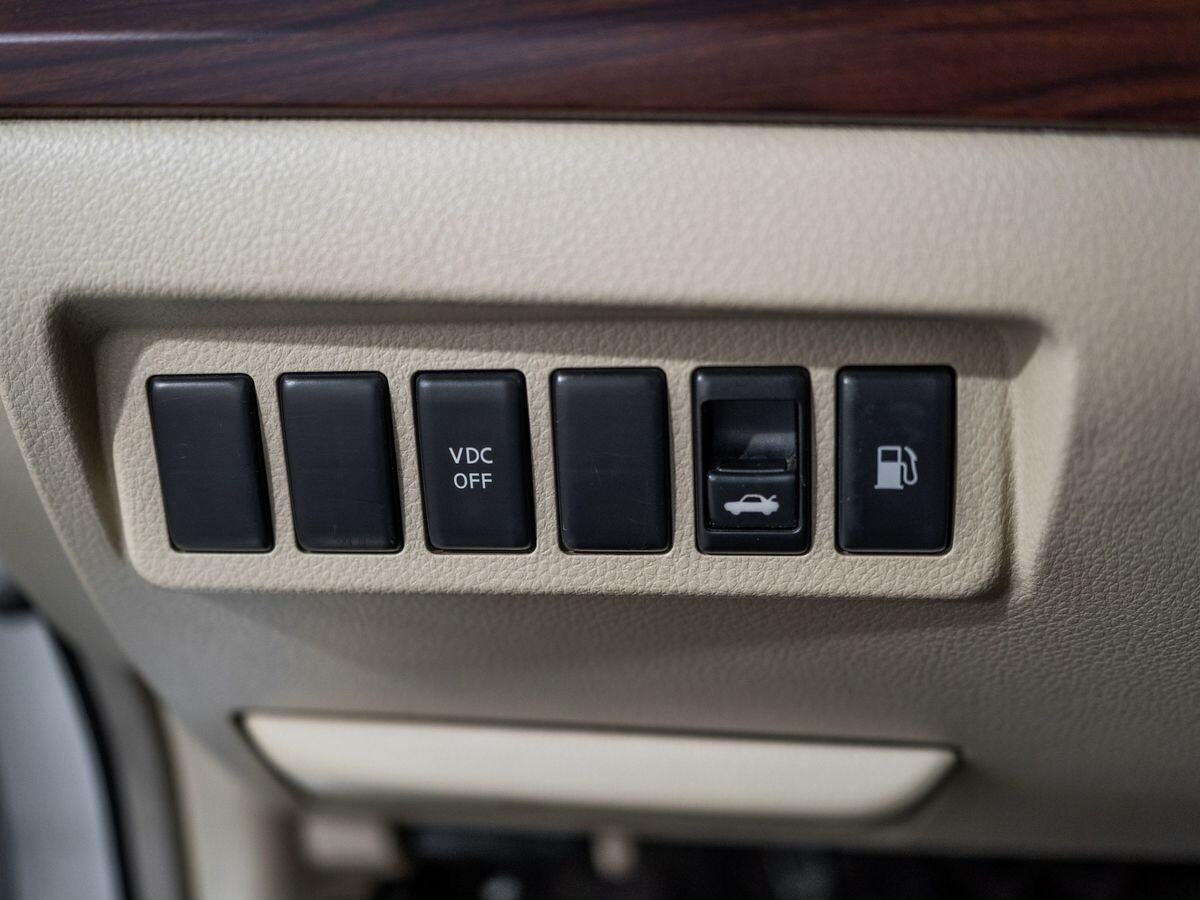Nissan Teana 2010 - фото автомобиля