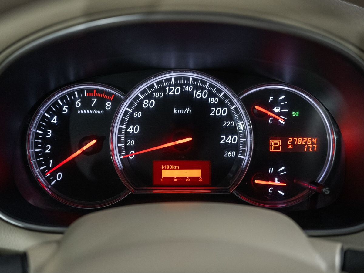 Nissan Teana 2010 - фото автомобиля