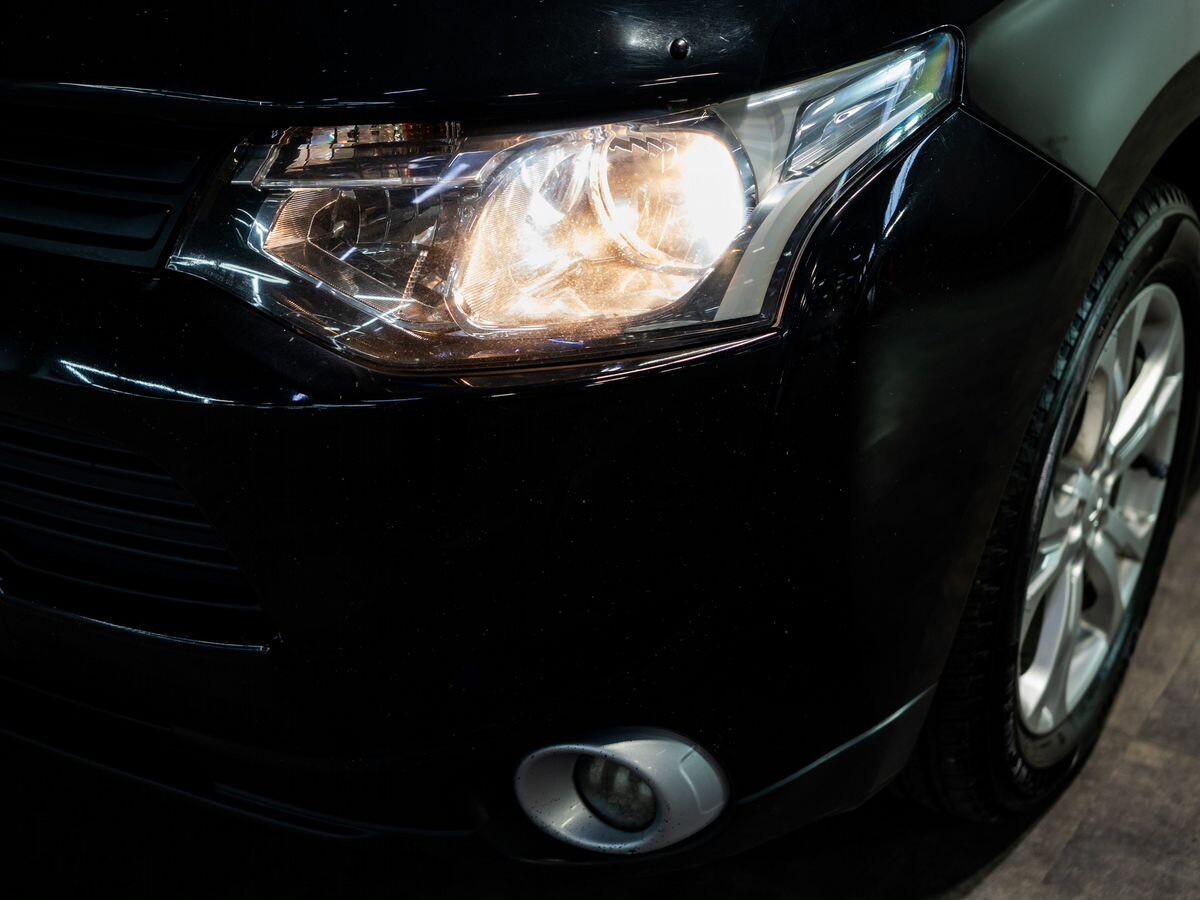 Mitsubishi Outlander 2012 - фото автомобиля