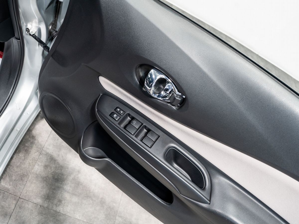 Nissan Note 2019 - фото автомобиля