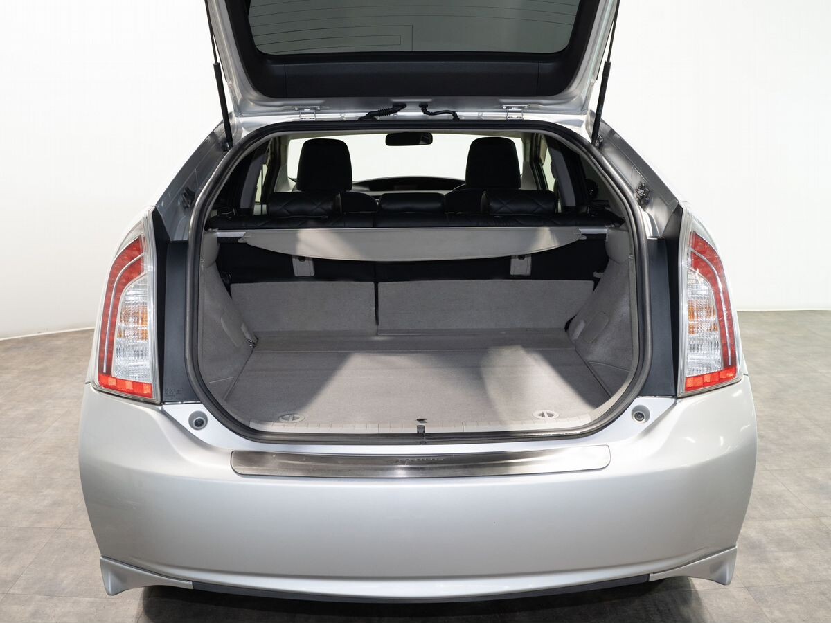 Toyota Prius 2012 - фото автомобиля