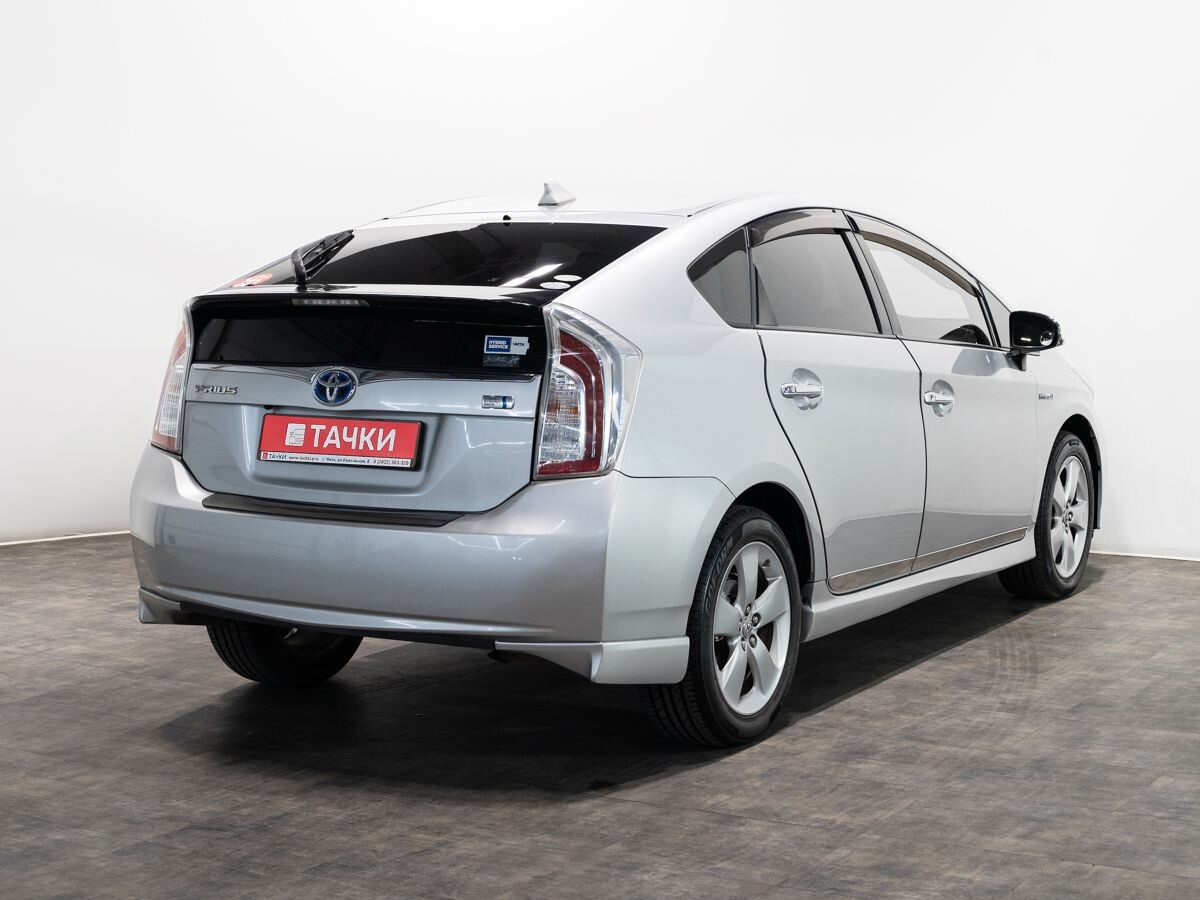 Toyota Prius 2012 - фото автомобиля