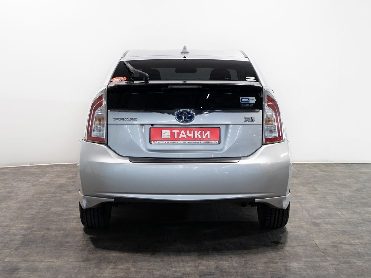 Toyota Prius 2012 - фото автомобиля