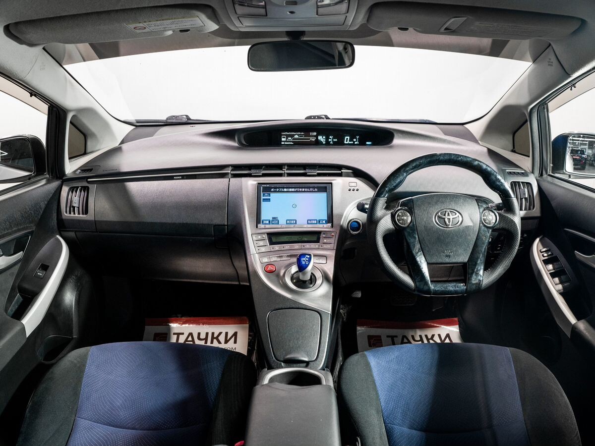 Toyota Prius 2012 - фото автомобиля