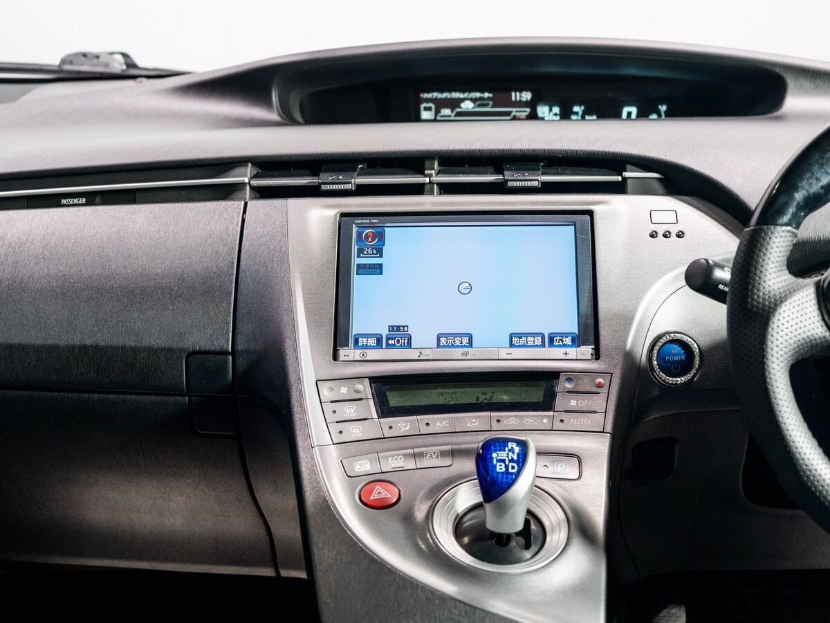 Toyota Prius 2012 - фото автомобиля