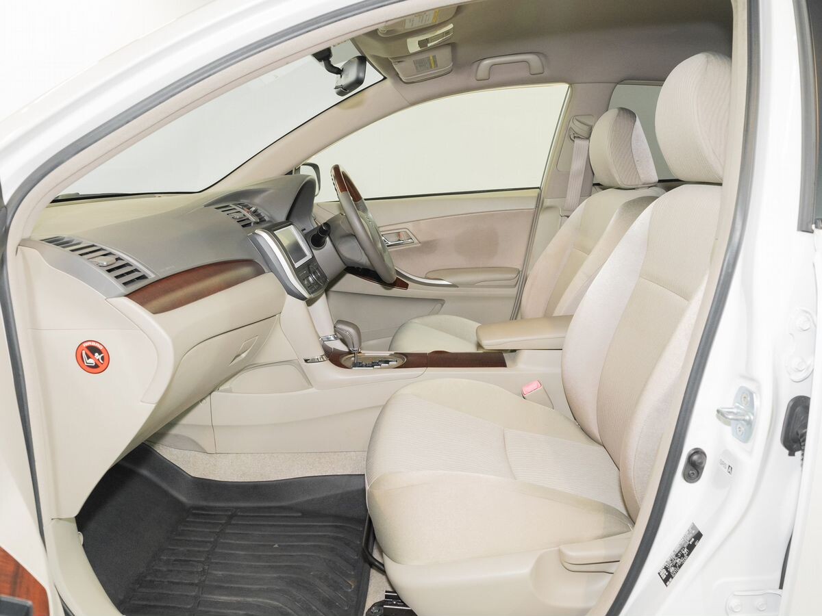 Toyota Premio 2012 - фото автомобиля