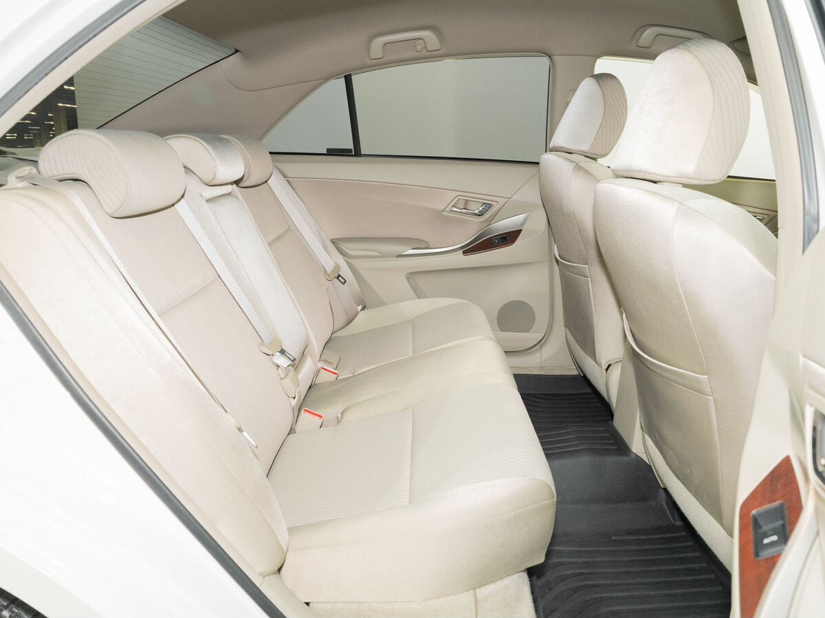 Toyota Premio 2012 - фото автомобиля