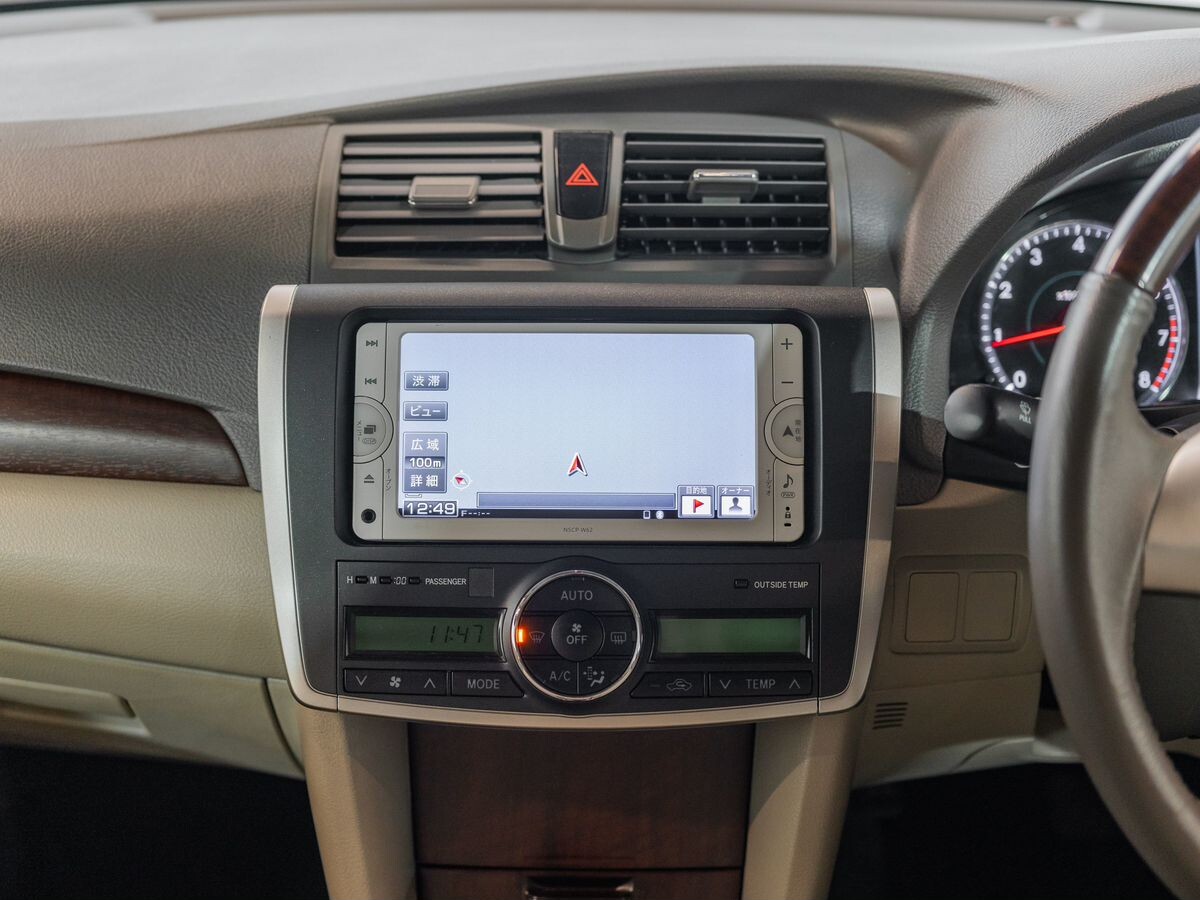 Toyota Premio 2012 - фото автомобиля