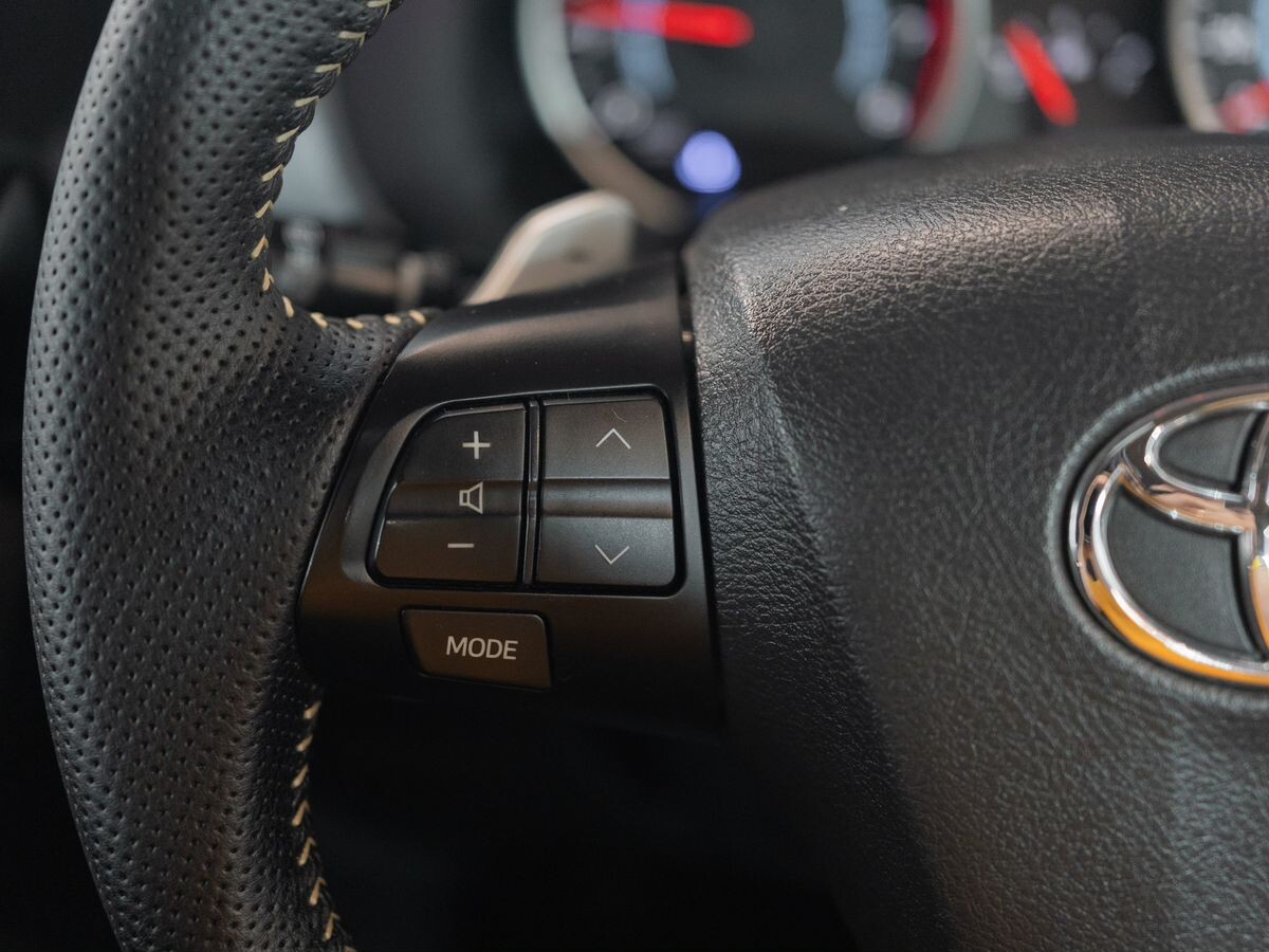 Toyota Wish 2009 - фото автомобиля