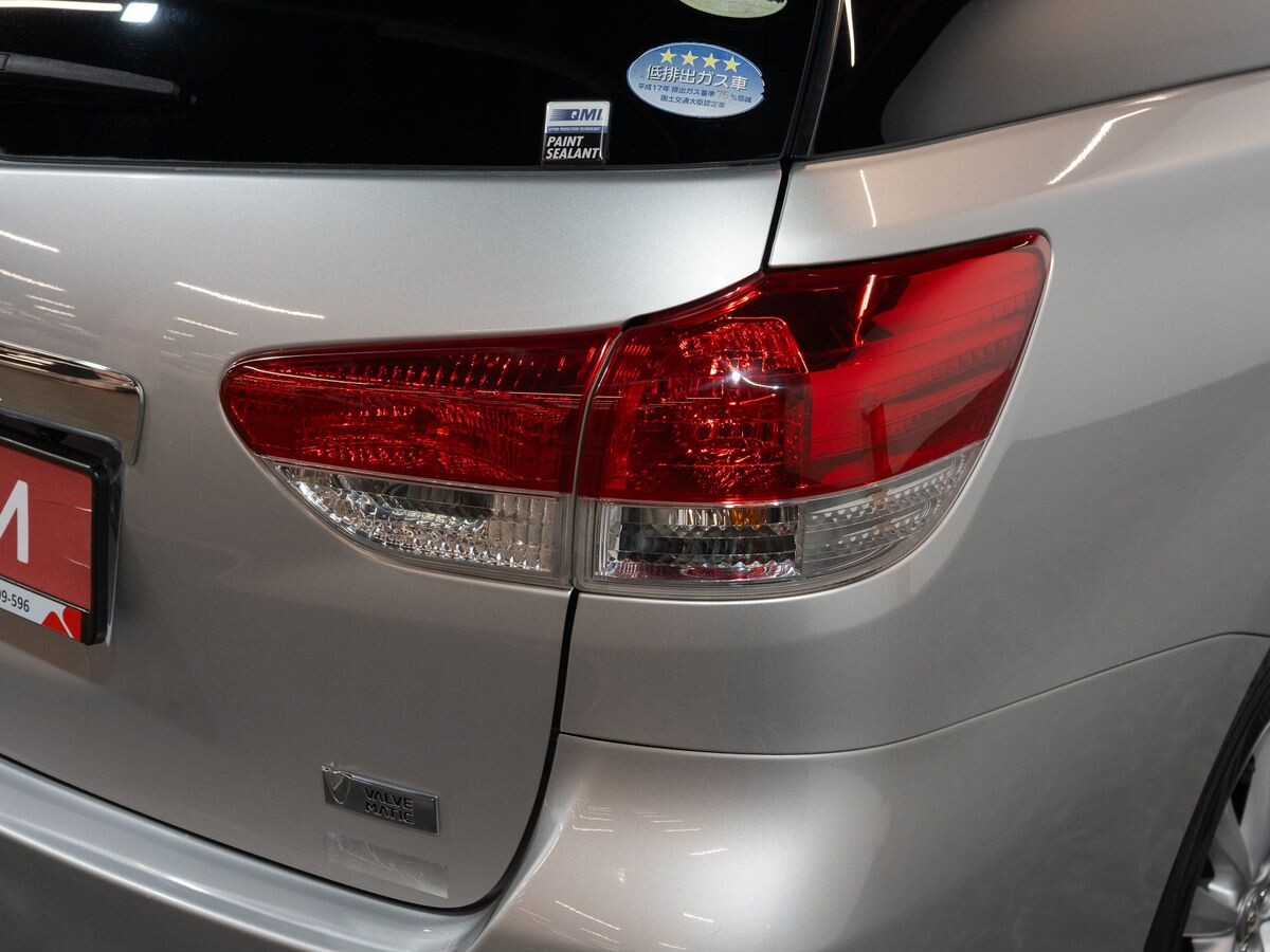 Toyota Wish 2009 - фото автомобиля