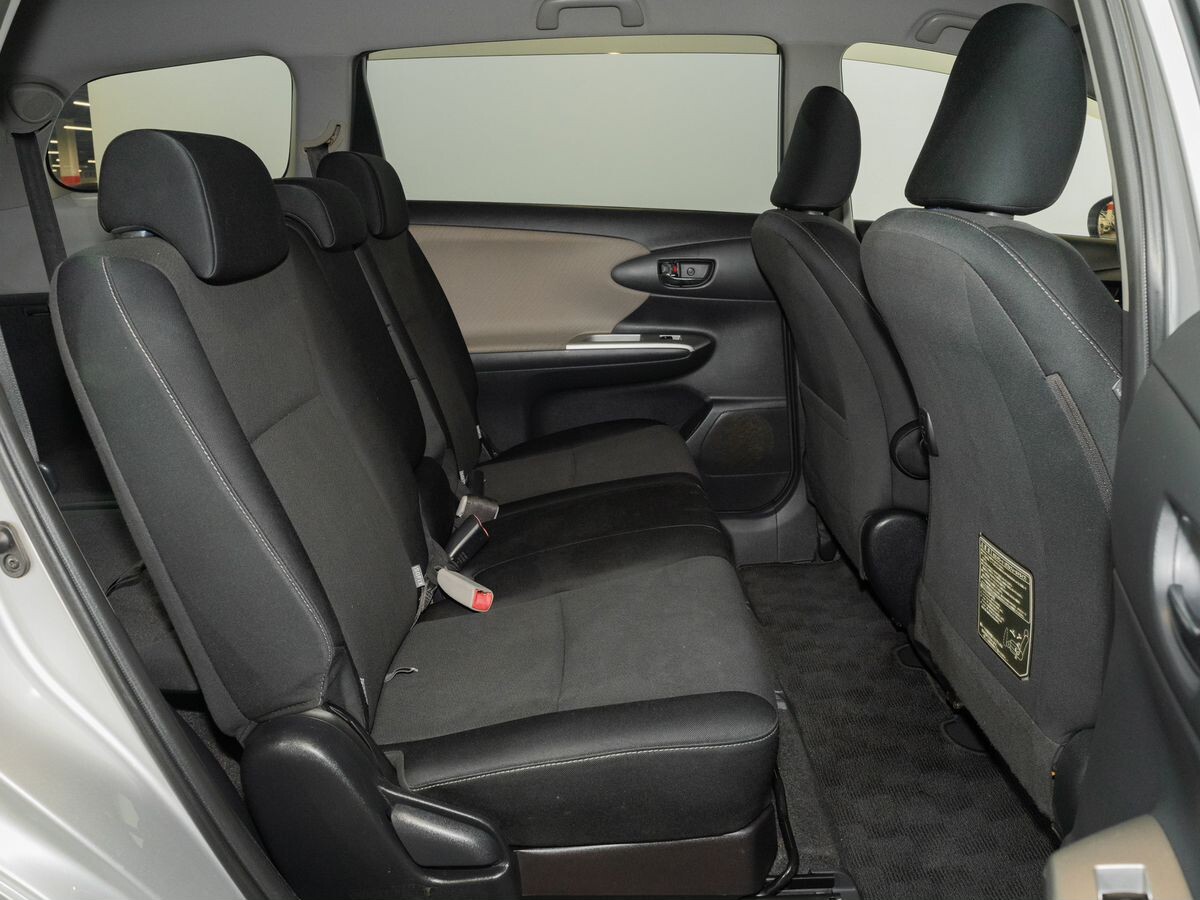 Toyota Wish 2009 - фото автомобиля