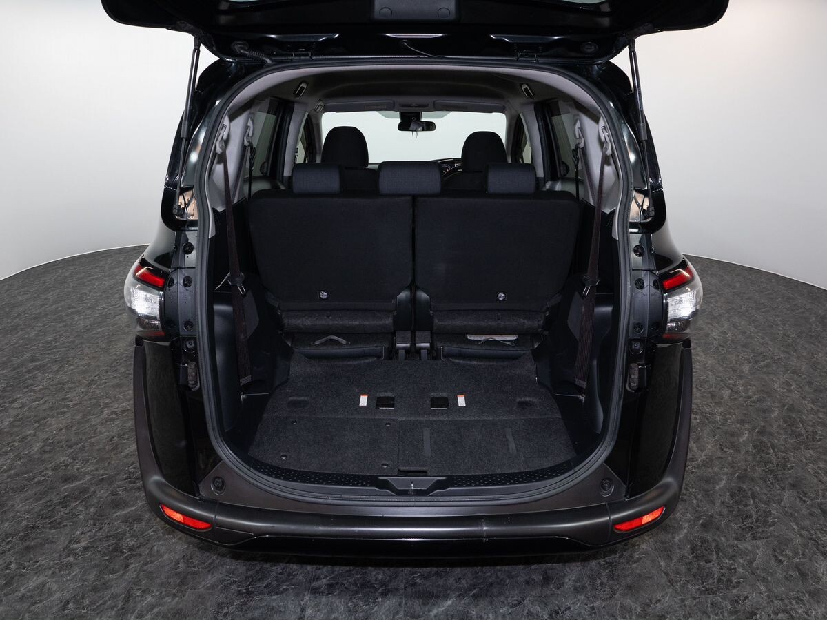 Toyota Sienta 2017 - фото автомобиля