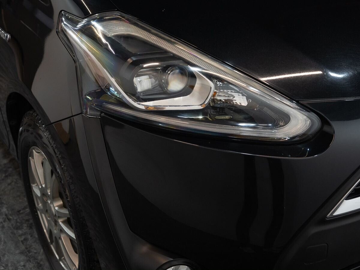 Toyota Sienta 2017 - фото автомобиля