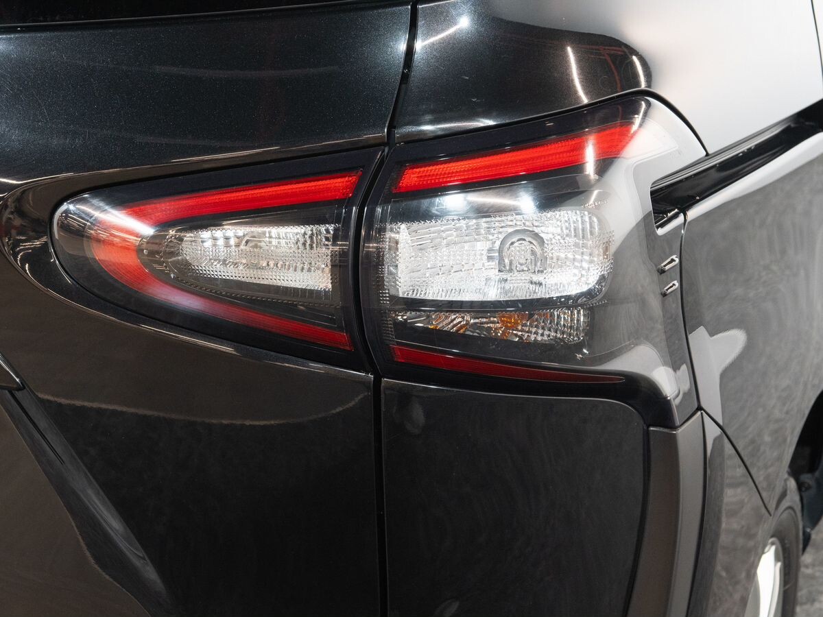 Toyota Sienta 2017 - фото автомобиля