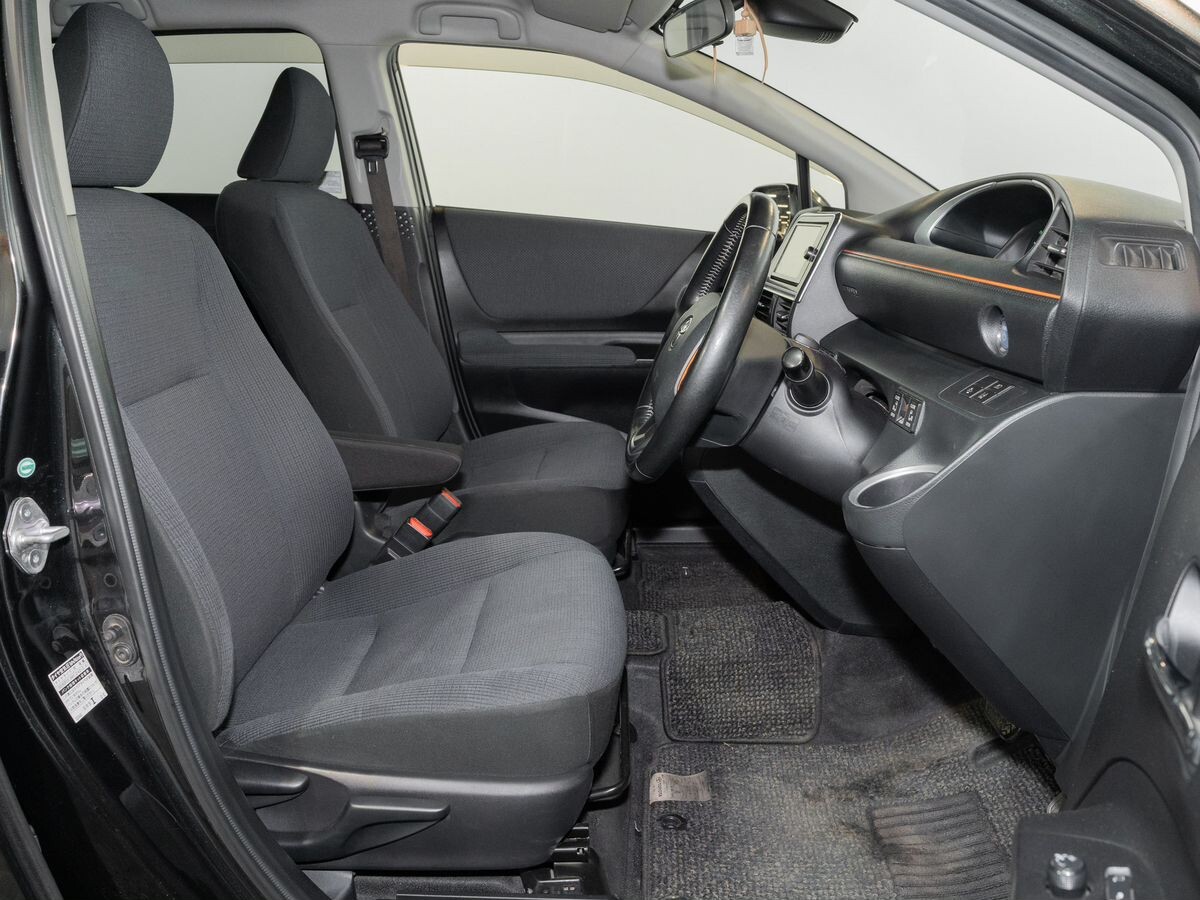 Toyota Sienta 2017 - фото автомобиля
