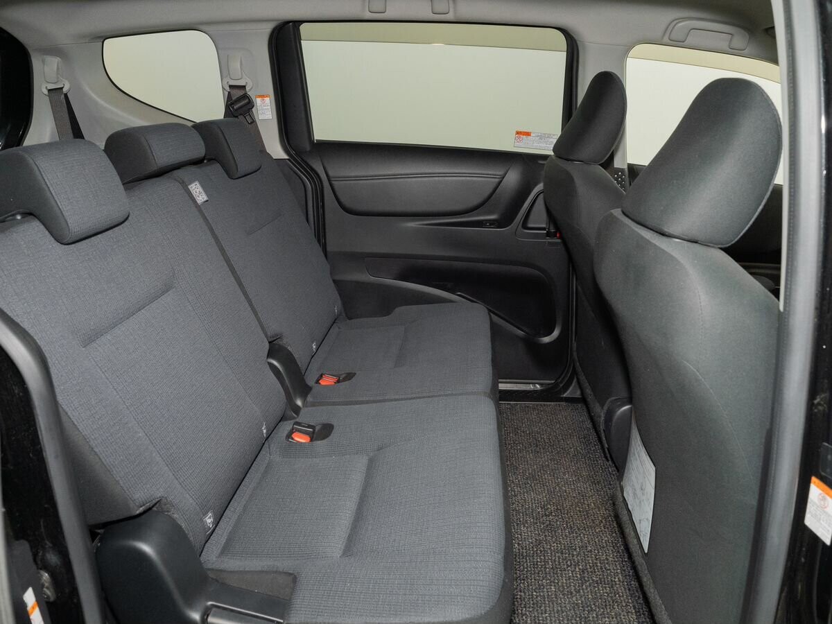 Toyota Sienta 2017 - фото автомобиля