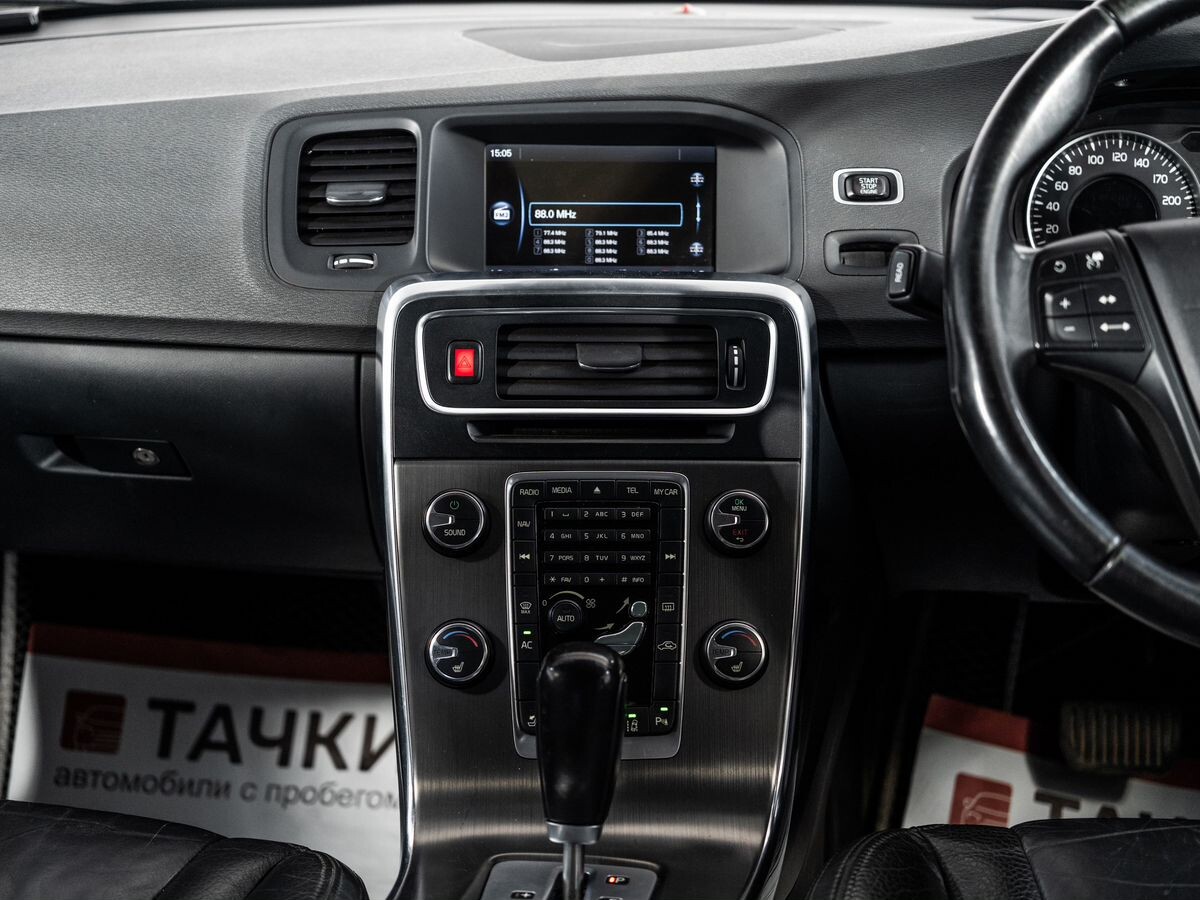 Volvo V60 2012 - фото автомобиля