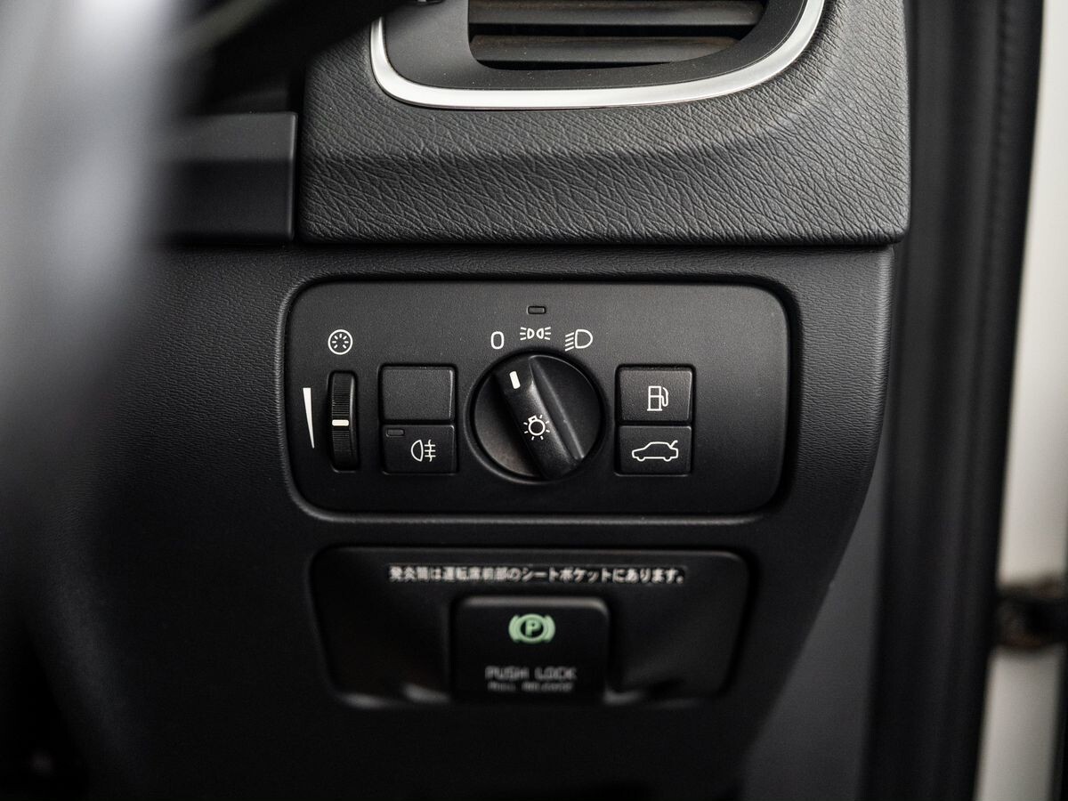 Volvo V60 2012 - фото автомобиля