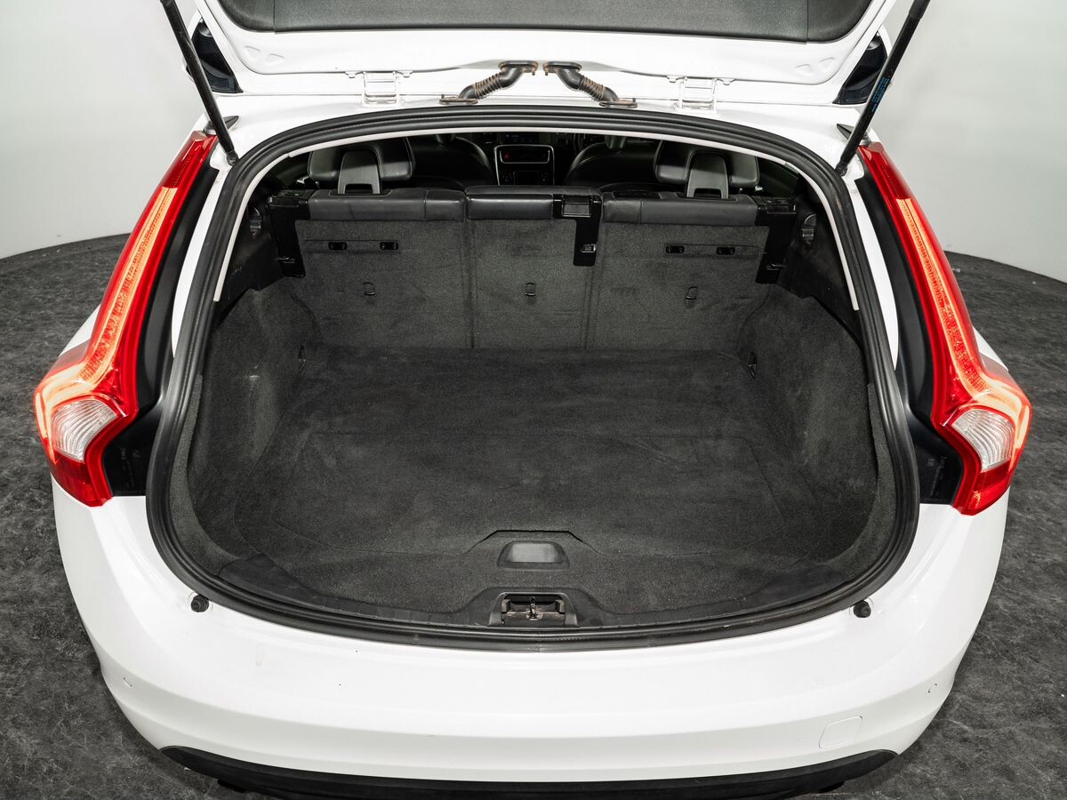 Volvo V60 2012 - фото автомобиля