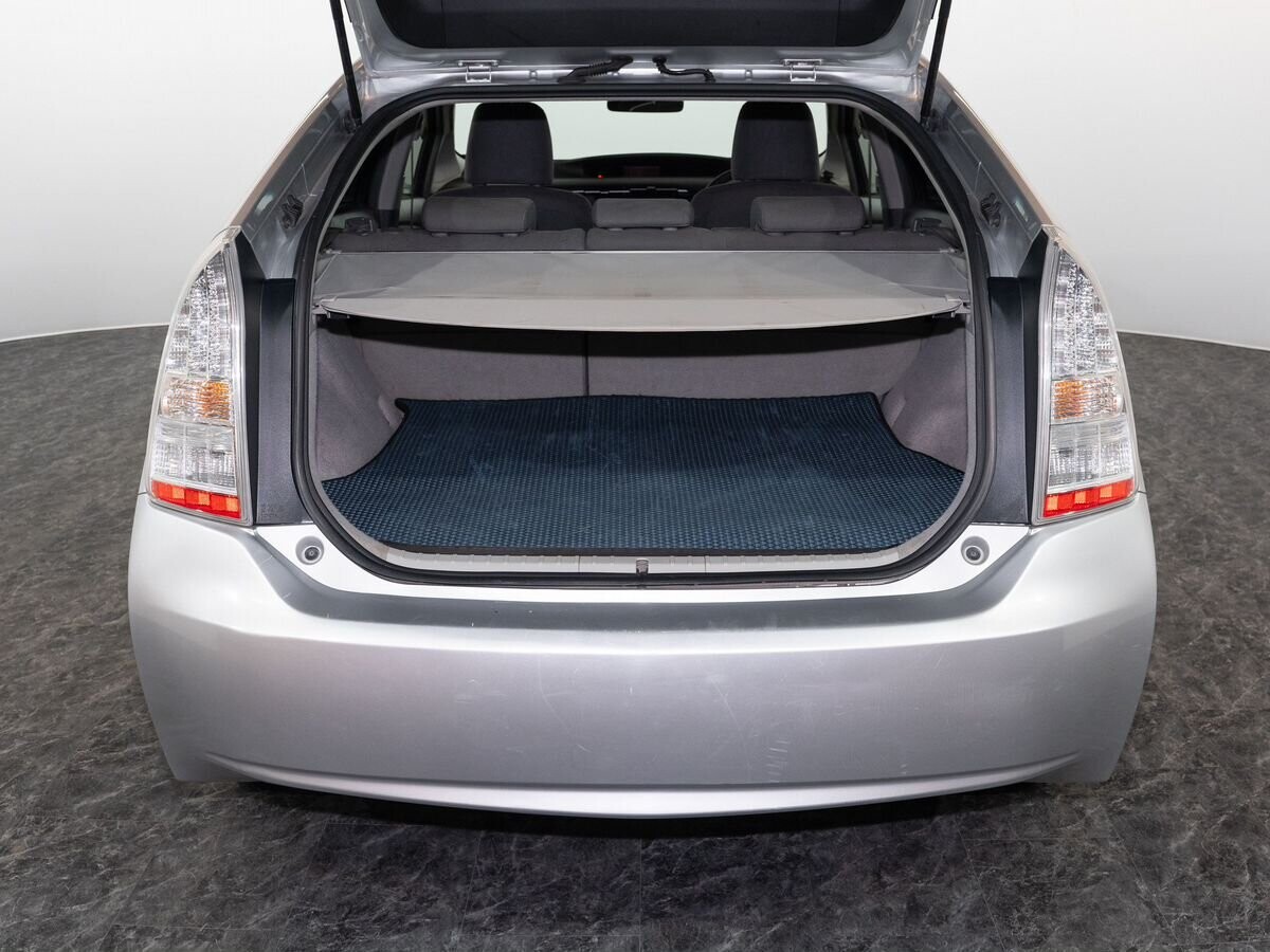 Toyota Prius 2011 - фото автомобиля