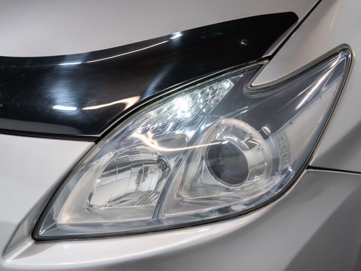 Toyota Prius 2011 - фото автомобиля