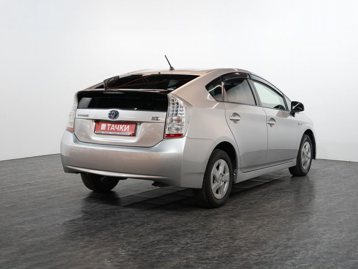Toyota Prius 2011 - фото автомобиля
