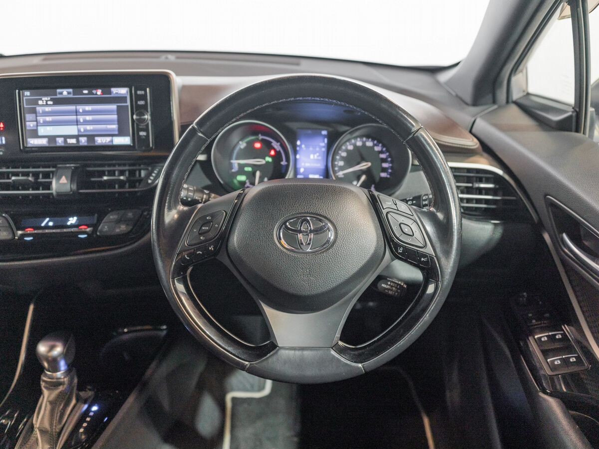 Toyota C-HR 2018 - фото автомобиля