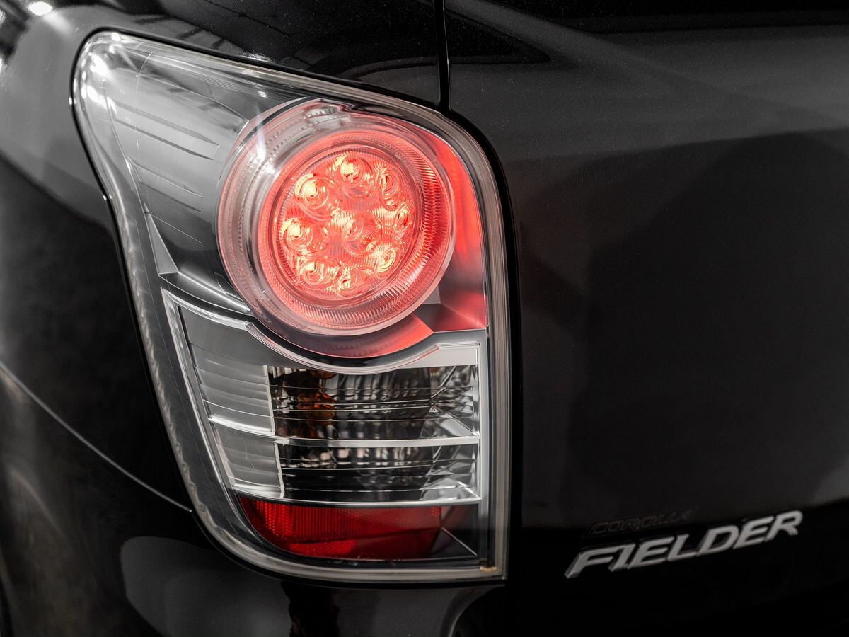 Toyota Corolla Fielder 2010 - фото автомобиля