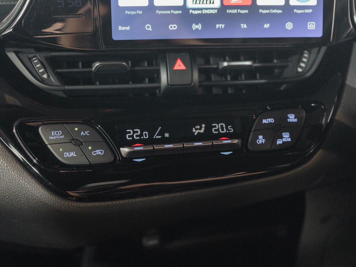 Toyota C-HR 2018 - фото автомобиля