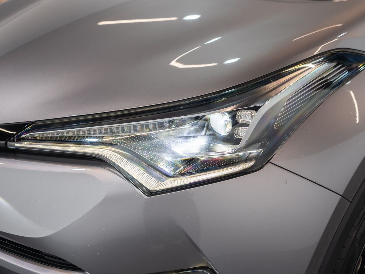 Toyota C-HR 2018 - фото автомобиля