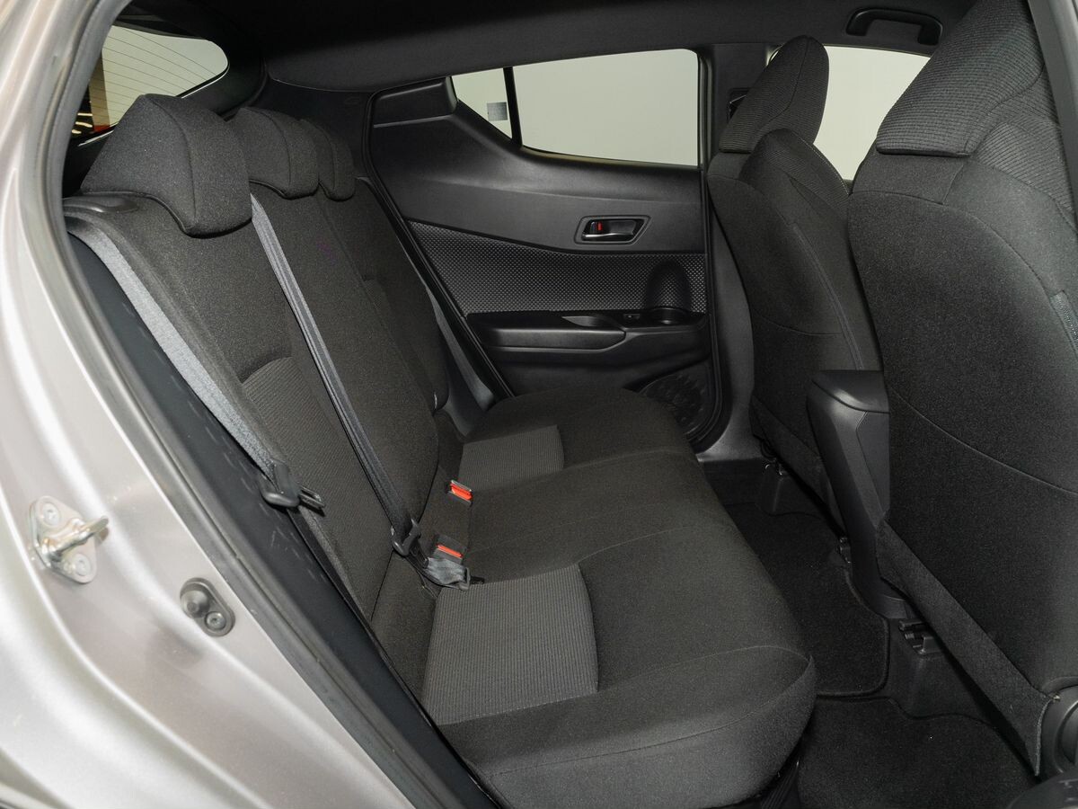 Toyota C-HR 2018 - фото автомобиля
