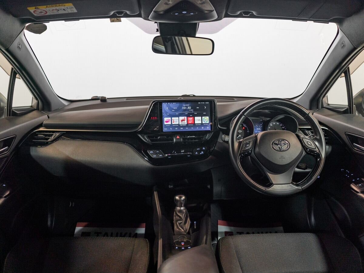 Toyota C-HR 2018 - фото автомобиля