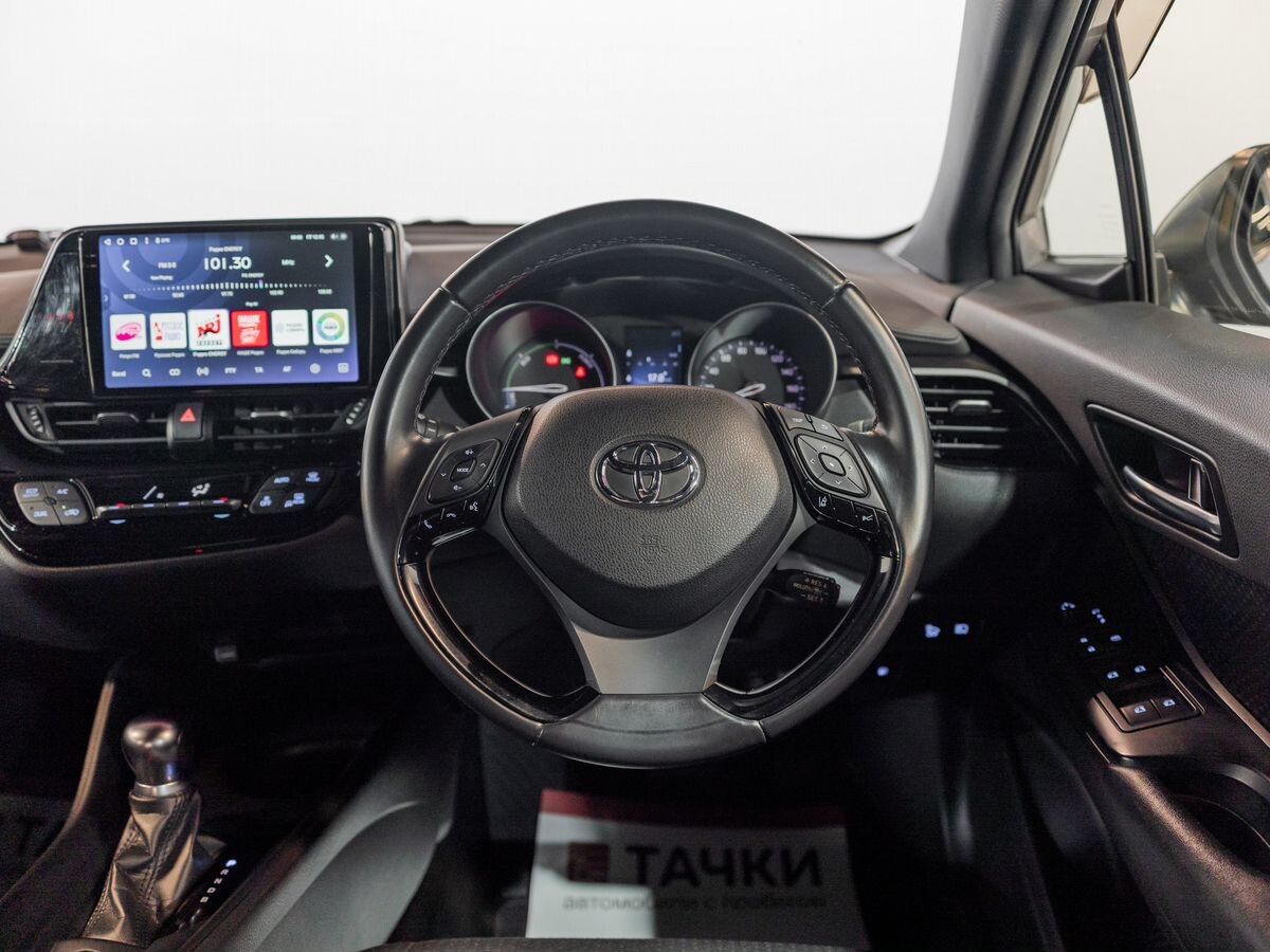 Toyota C-HR 2018 - фото автомобиля