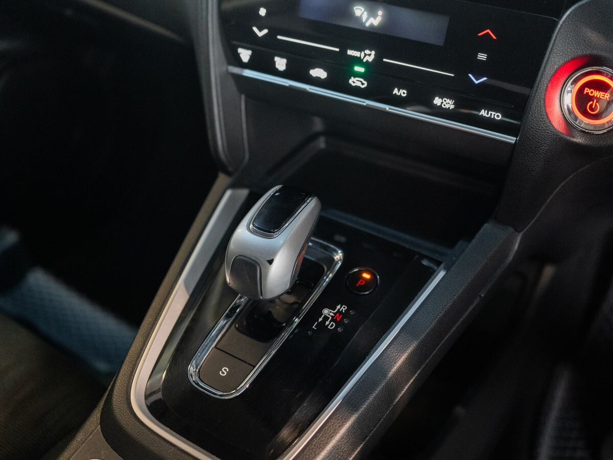Honda Shuttle 2019 - фото автомобиля