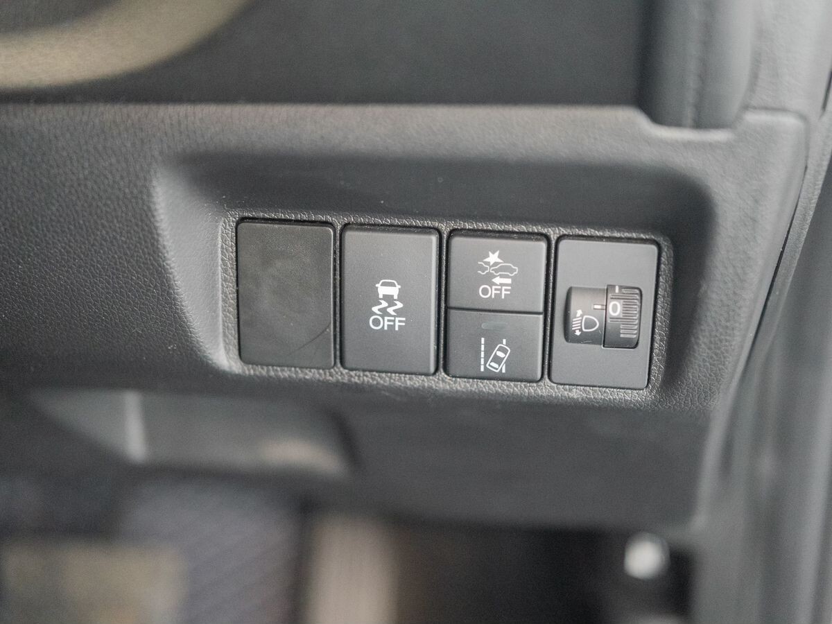 Honda Shuttle 2019 - фото автомобиля