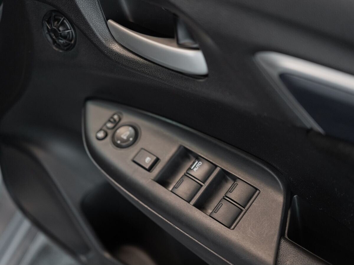 Honda Shuttle 2019 - фото автомобиля