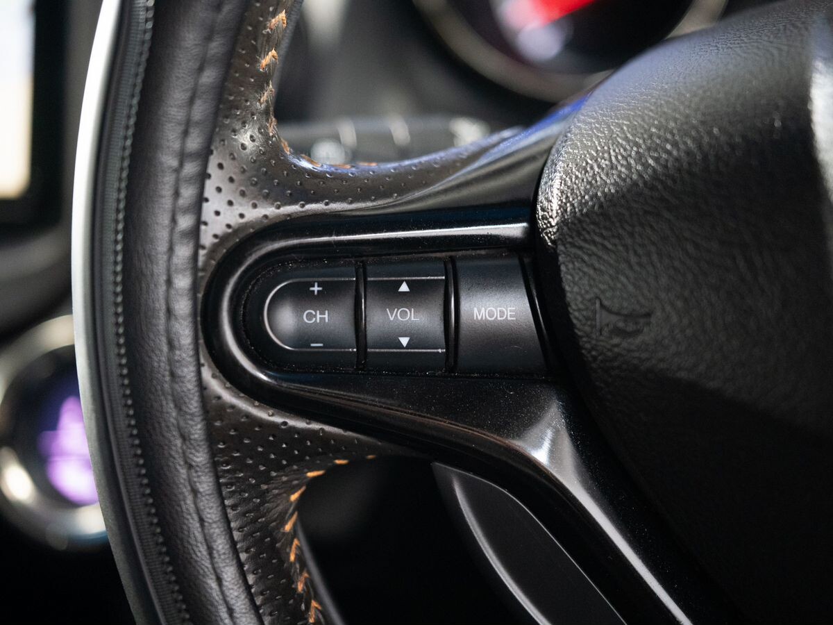 Honda Fit Shuttle 2011 - фото автомобиля