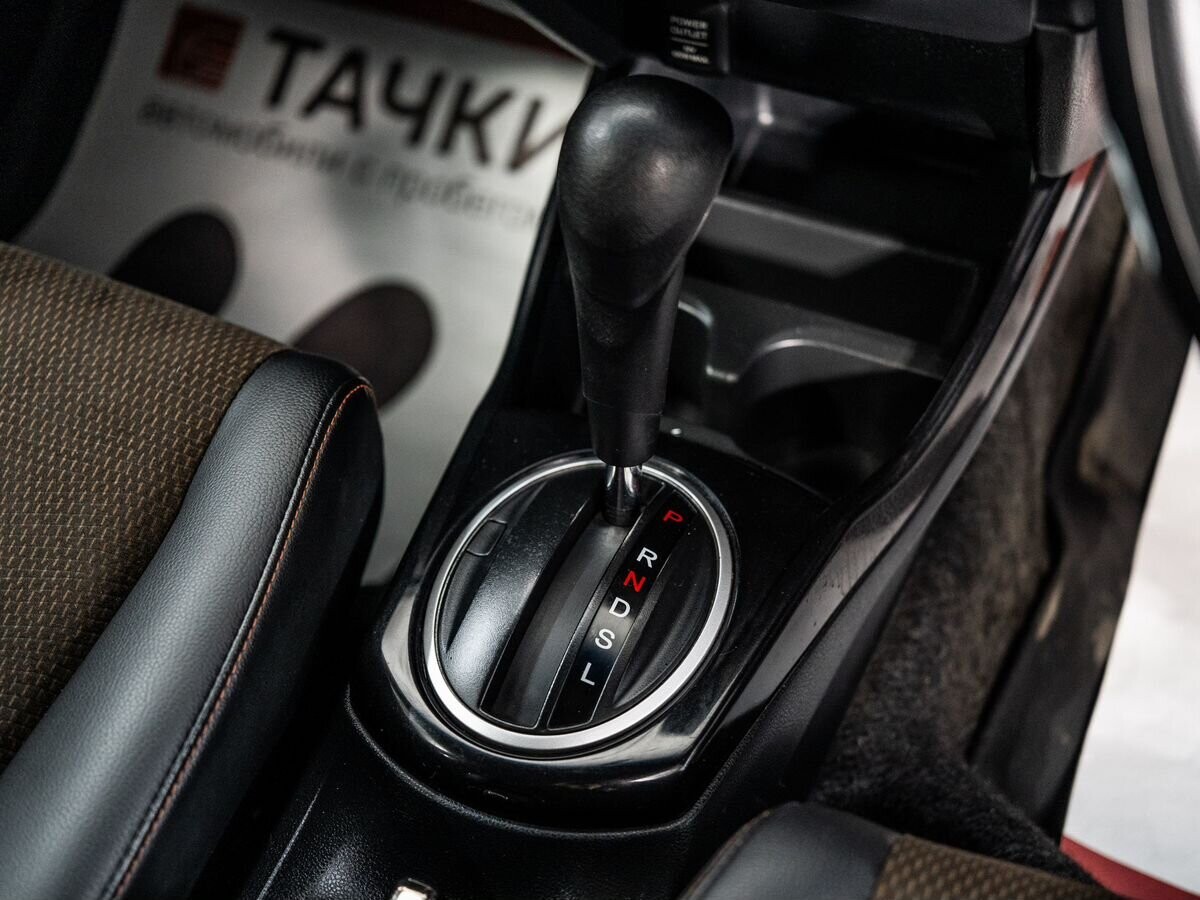 Honda Fit Shuttle 2011 - фото автомобиля